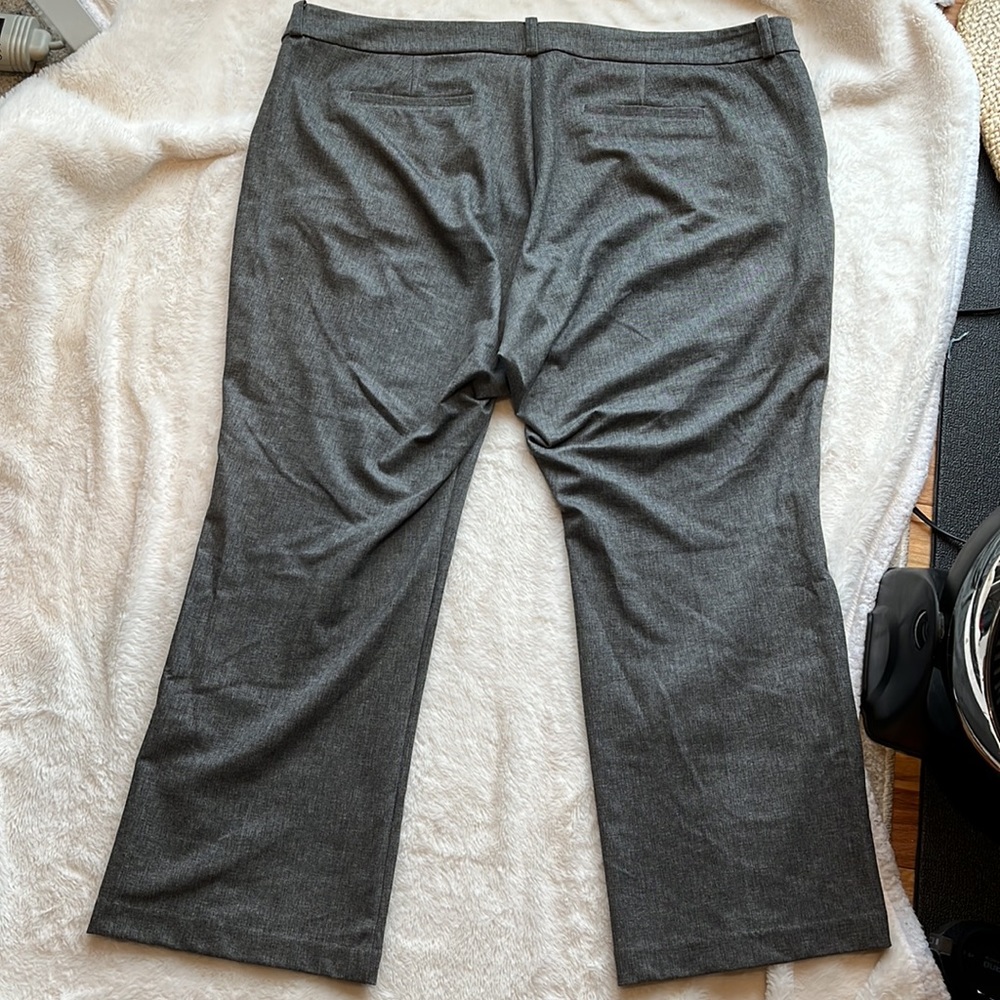 EUC:  Kut from the Kloth Gray Trousers- Sz 24 - Picture 2 of 6